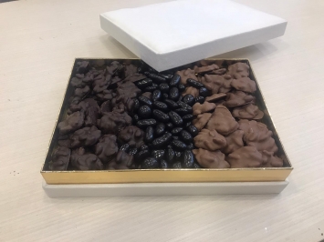 Lüks Kutuda El Yapımı Sütlü Bitterli İçi Antepli Roş Çikolatalar